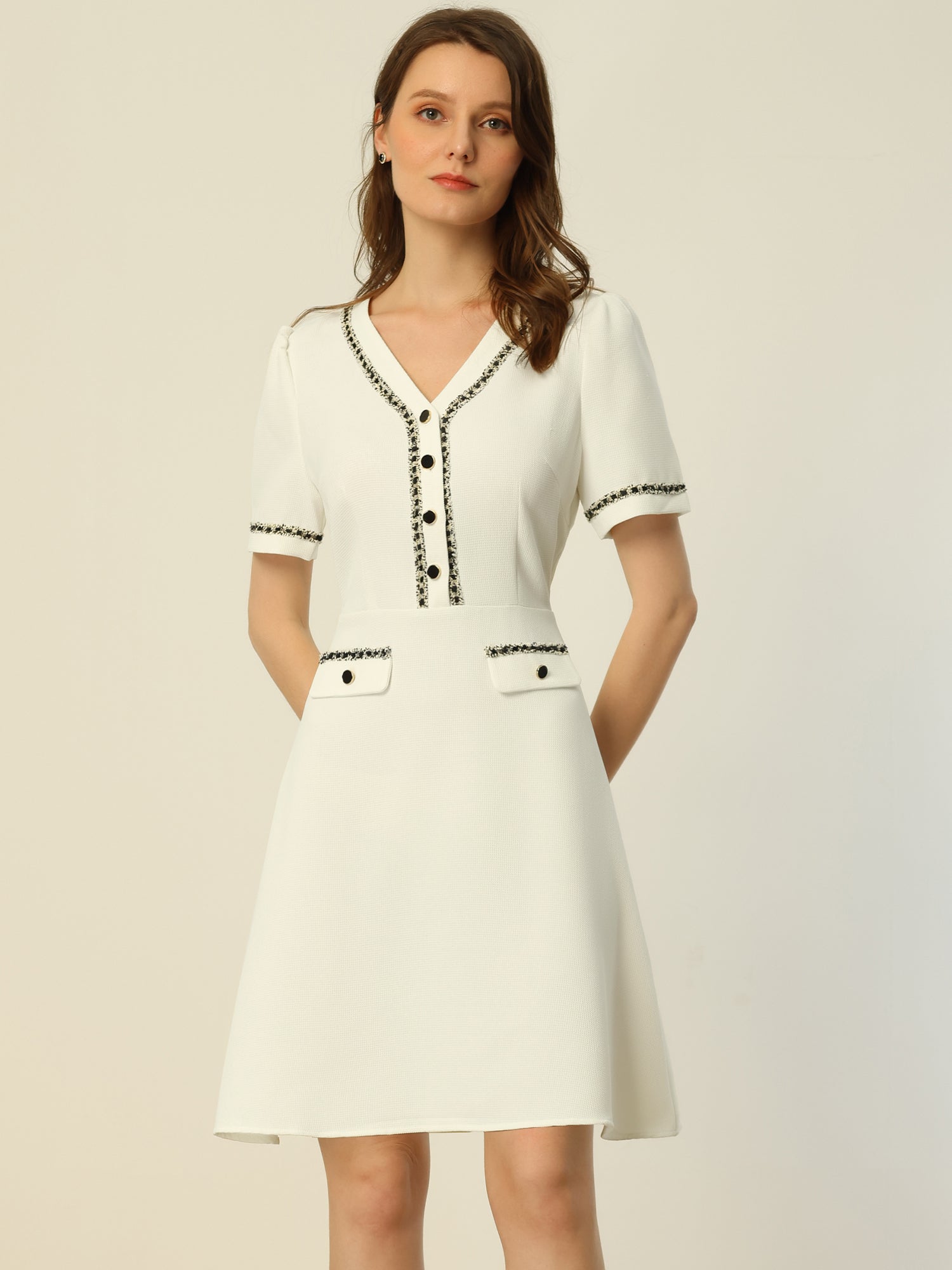 Robe midi texturée trapèze à col en V et demi-patte de boutonnage, manches courtes